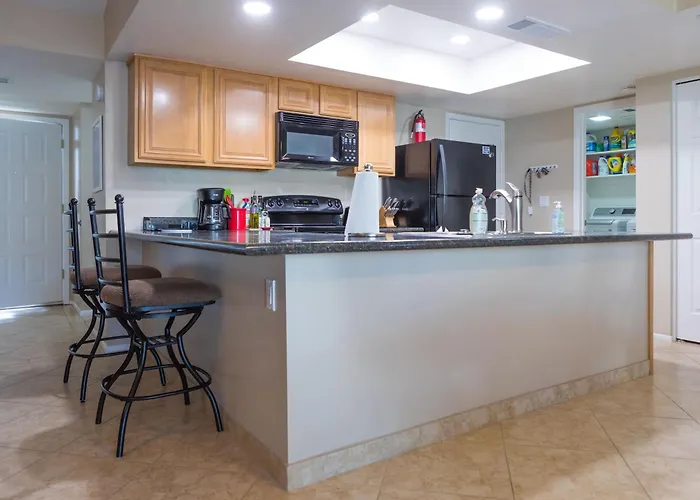 Cozy House Pool Spa Tennis & Pickleball Courts