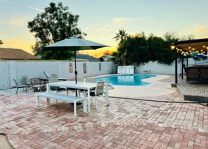 Tempe Escape With Heated Pool, Billiards & Firepit Fun